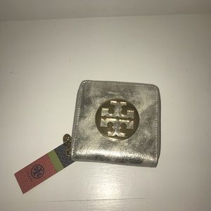 tory burch silver wallet